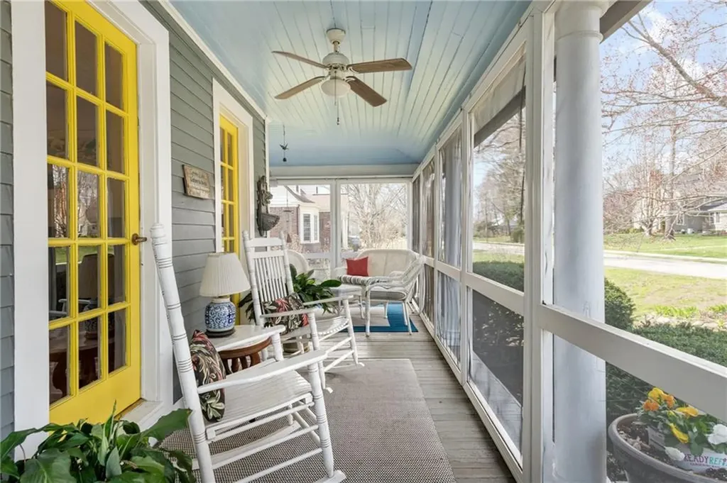 33 Lincoln Avenue Barrington RI 02806