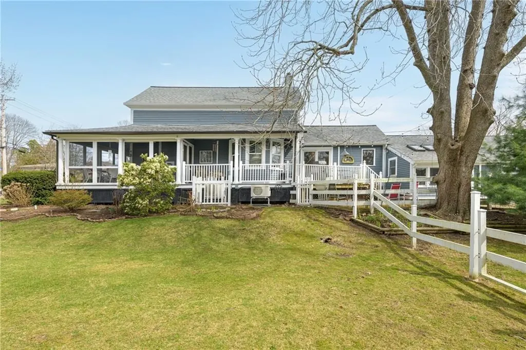 33 Lincoln Avenue Barrington RI 02806