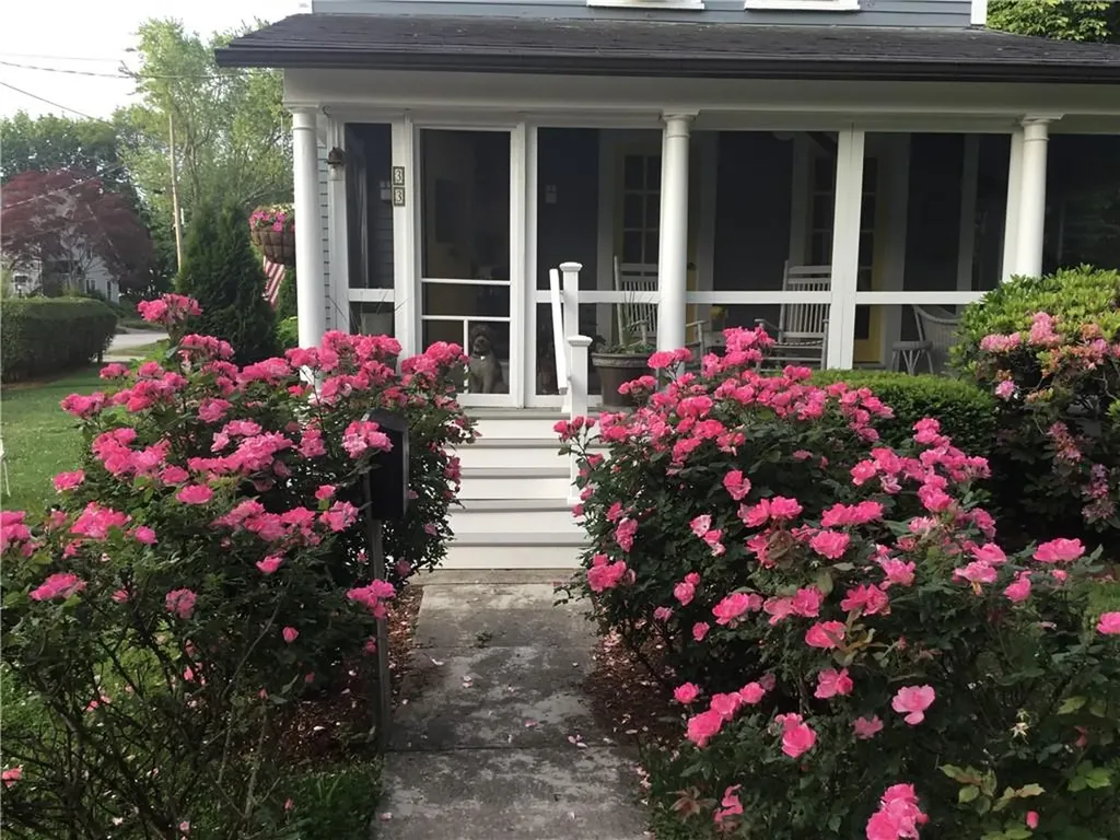 33 Lincoln Avenue Barrington RI 02806