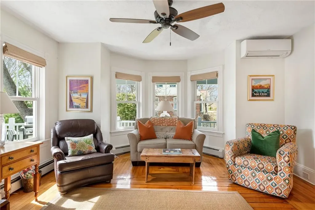33 Lincoln Avenue Barrington RI 02806
