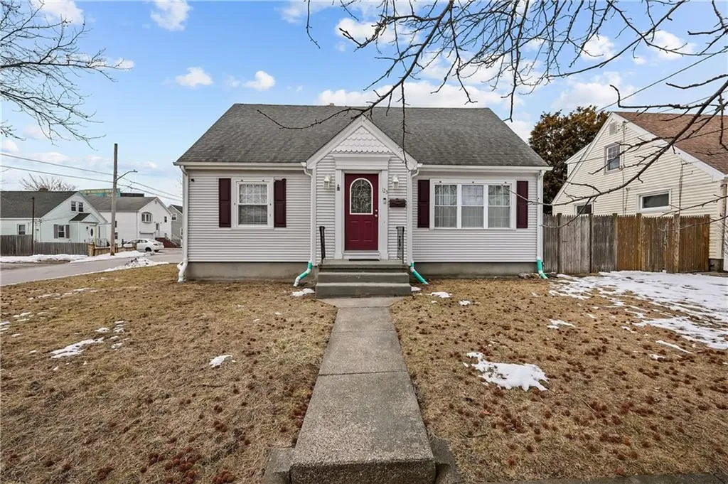 123 N Hull Street East Providence RI 02914