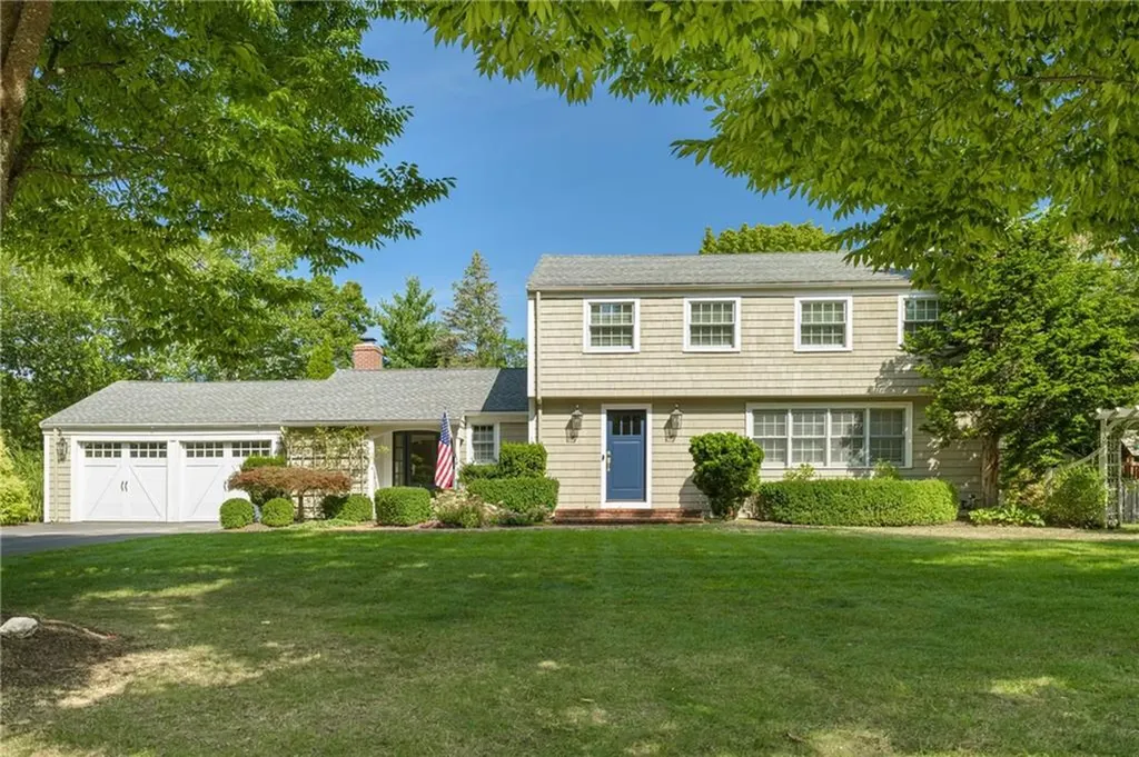 2 Governor Bradford Drive Barrington RI 02806