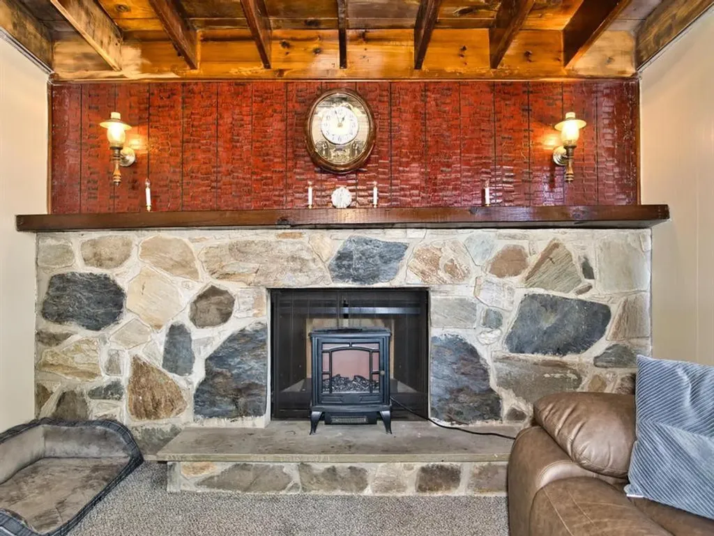 10 Claremont Avenue Bristol RI 02809