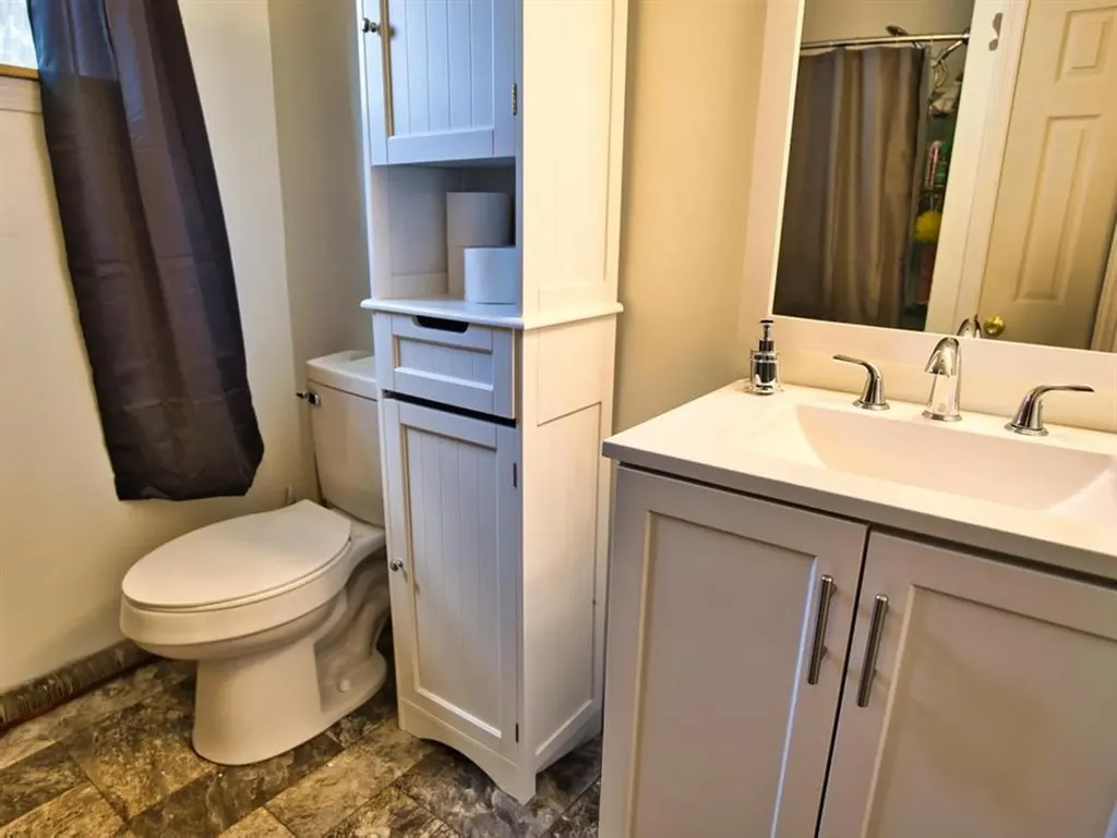 10 Claremont Avenue Bristol RI 02809