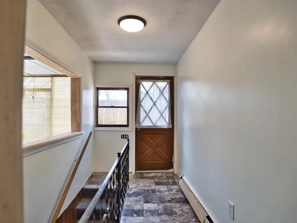 10 Claremont Avenue Bristol RI 02809