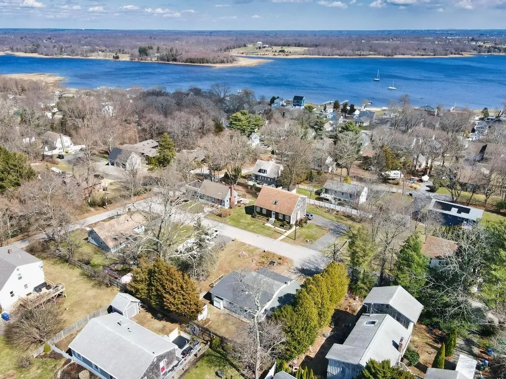 10 Claremont Avenue Bristol RI 02809