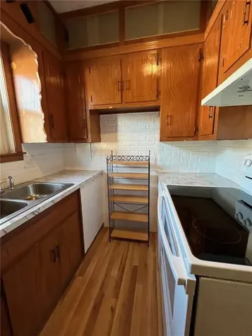 11 Cole Street Bristol RI 02809