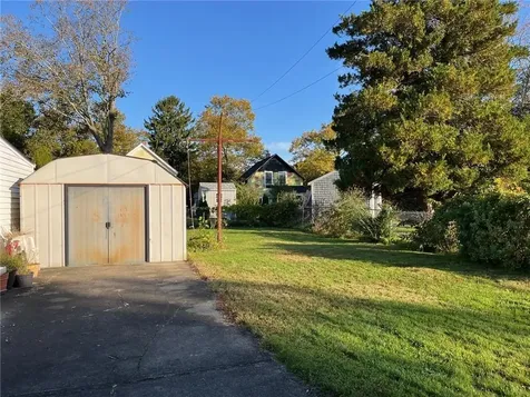 11 Cole Street Bristol RI 02809