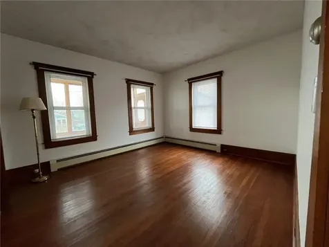 11 Cole Street Bristol RI 02809