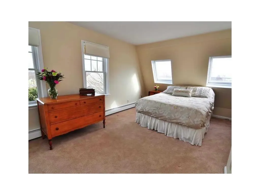 26 Peggy Lane Portsmouth RI 02871