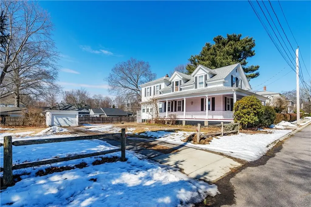 65 West Street East Greenwich RI 02818