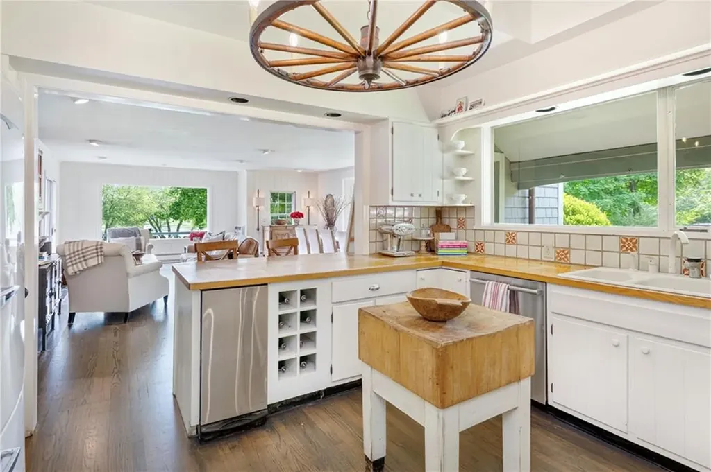 4 Libby Lane Barrington RI 02806