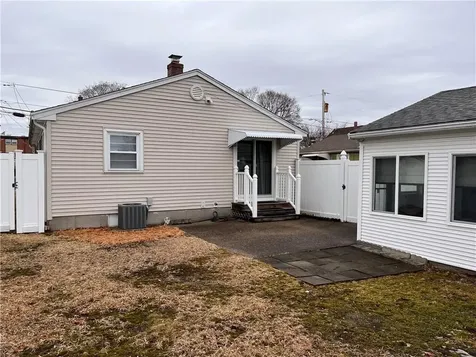 35 Harris Street Pawtucket RI 02861