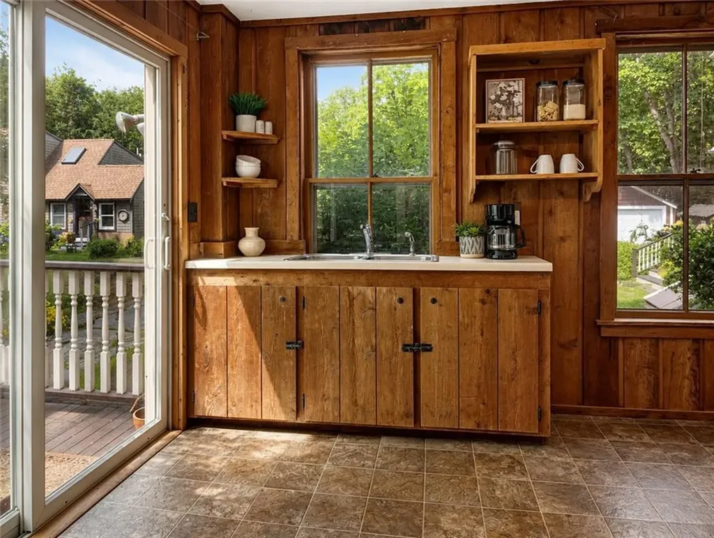 219 Nanaquaket Road Tiverton RI 02878