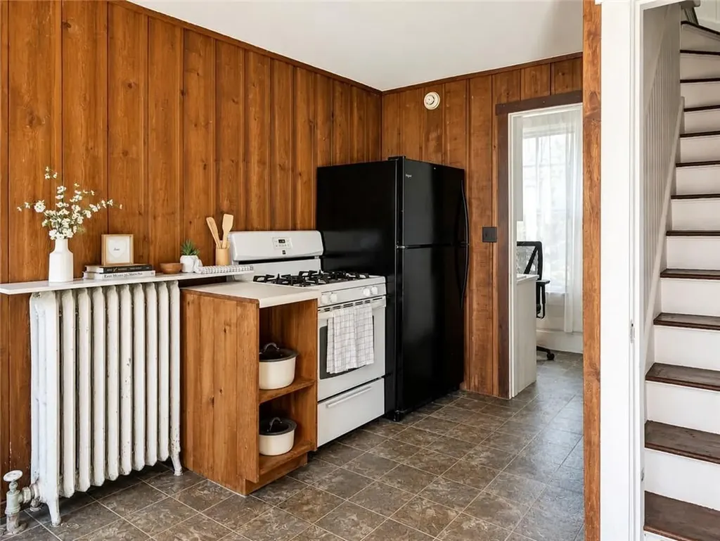 219 Nanaquaket Road Tiverton RI 02878