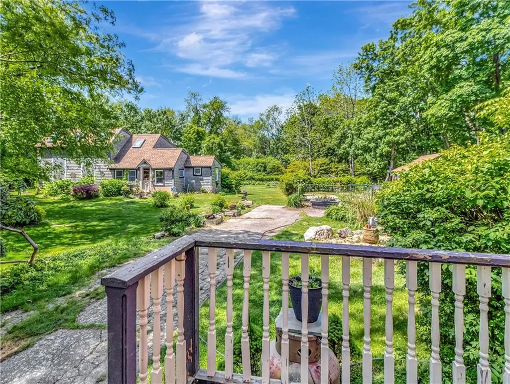 219 Nanaquaket Road Tiverton RI 02878