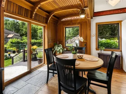 219 Nanaquaket Road Tiverton RI 02878