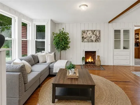 219 Nanaquaket Road Tiverton RI 02878
