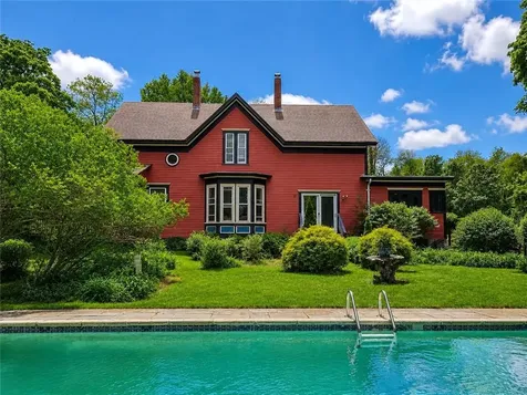 219 Nanaquaket Road Tiverton RI 02878