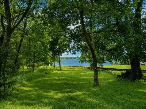 219 Nanaquaket Road Tiverton RI 02878