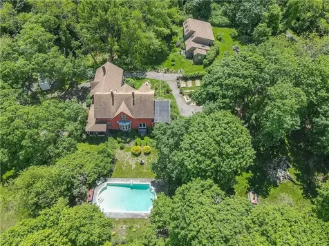 219 Nanaquaket Road Tiverton RI 02878