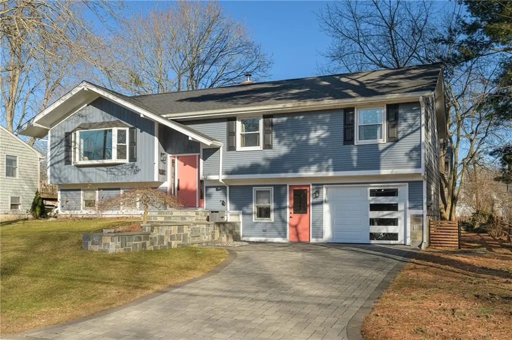 12 Anthony Road Barrington RI 02806