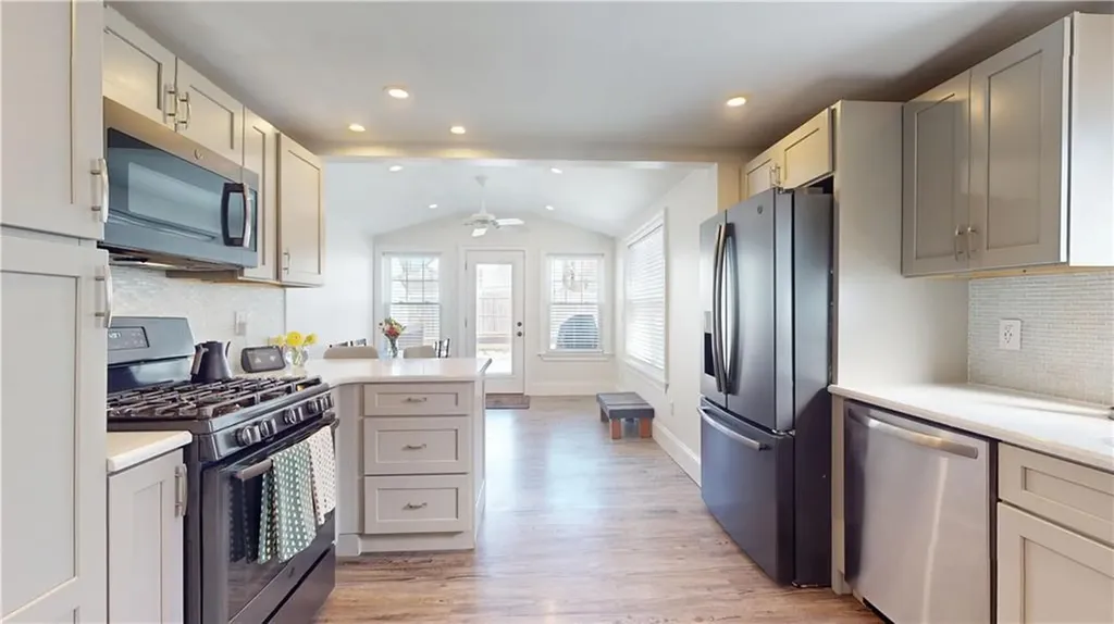83 Fordson Avenue Cranston RI 02910
