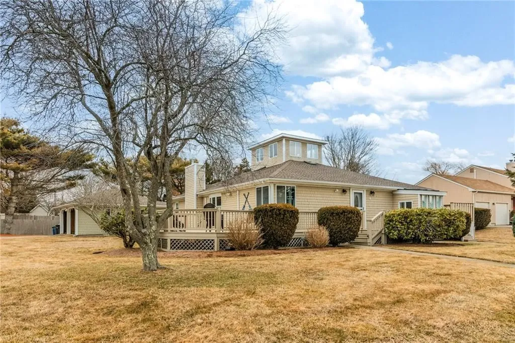 4 Village Lane Narragansett RI 02882