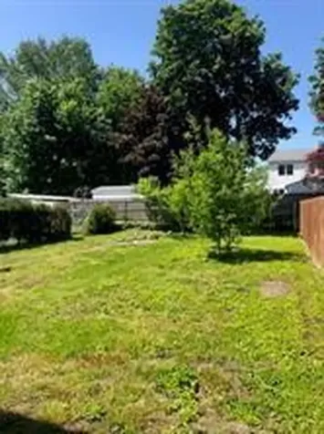 15 Rock Street Bristol RI 02809