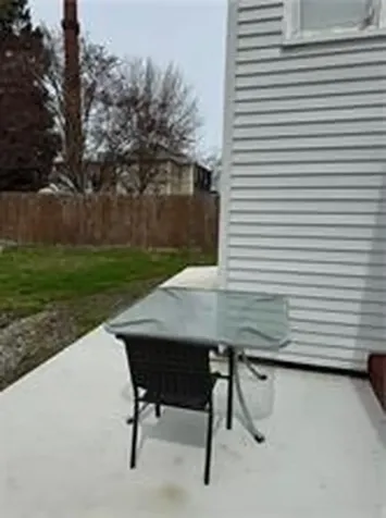 15 Rock Street Bristol RI 02809