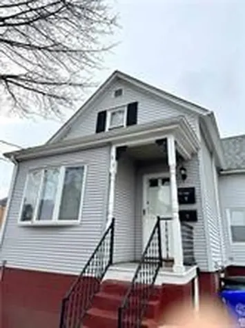 15 Rock Street Bristol RI 02809