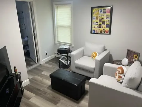 15 Rock Street Bristol RI 02809