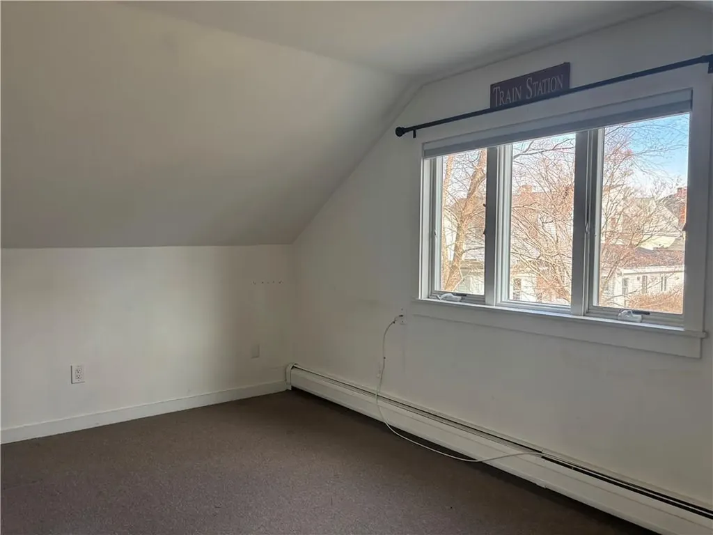 69 Kingston Avenue Newport RI 02840