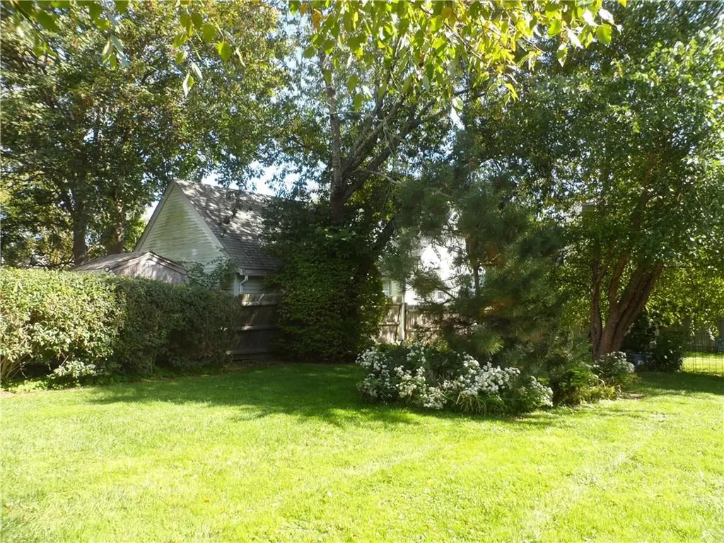 69 Kingston Avenue Newport RI 02840