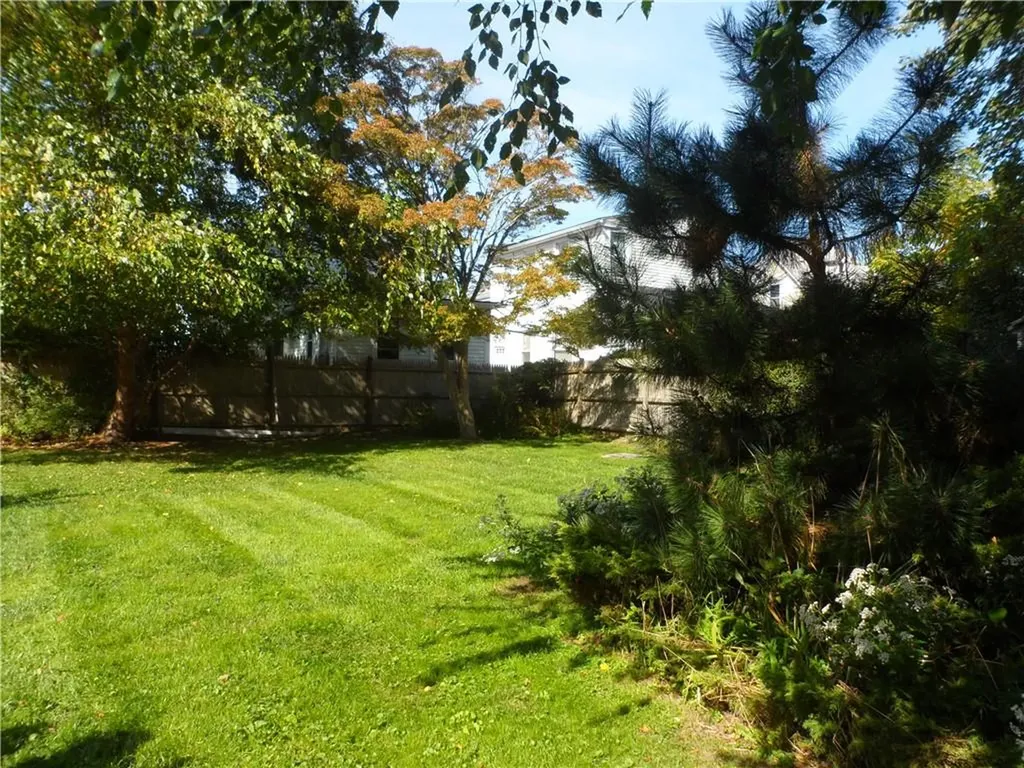 69 Kingston Avenue Newport RI 02840