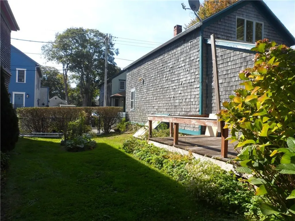69 Kingston Avenue Newport RI 02840