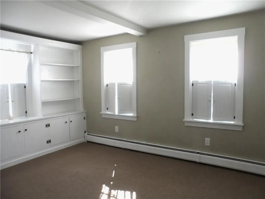 69 Kingston Avenue Newport RI 02840