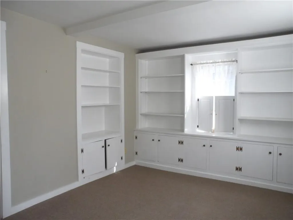 69 Kingston Avenue Newport RI 02840