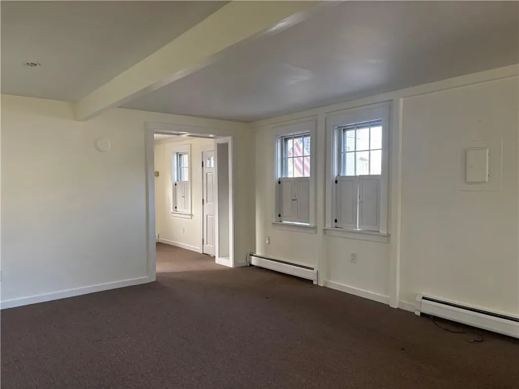 69 Kingston Avenue Newport RI 02840