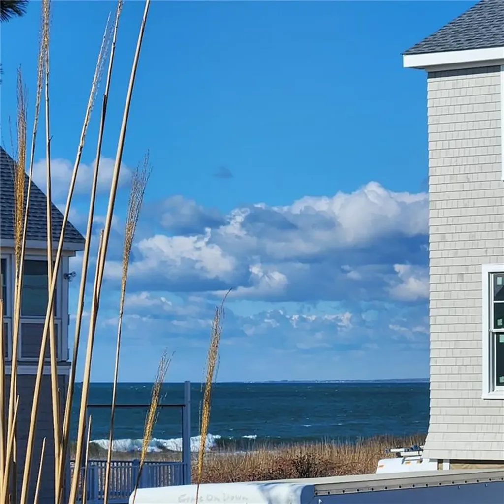 10 Avenue D Avenue Narragansett RI 02882