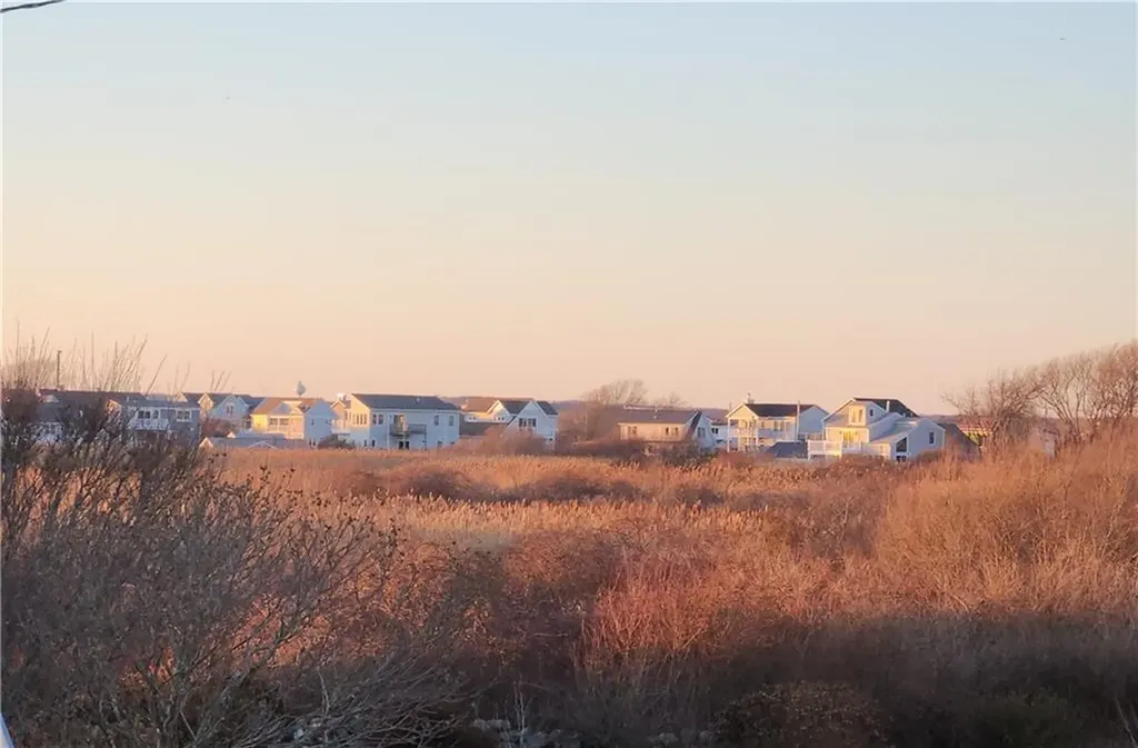 10 Avenue D Avenue Narragansett RI 02882