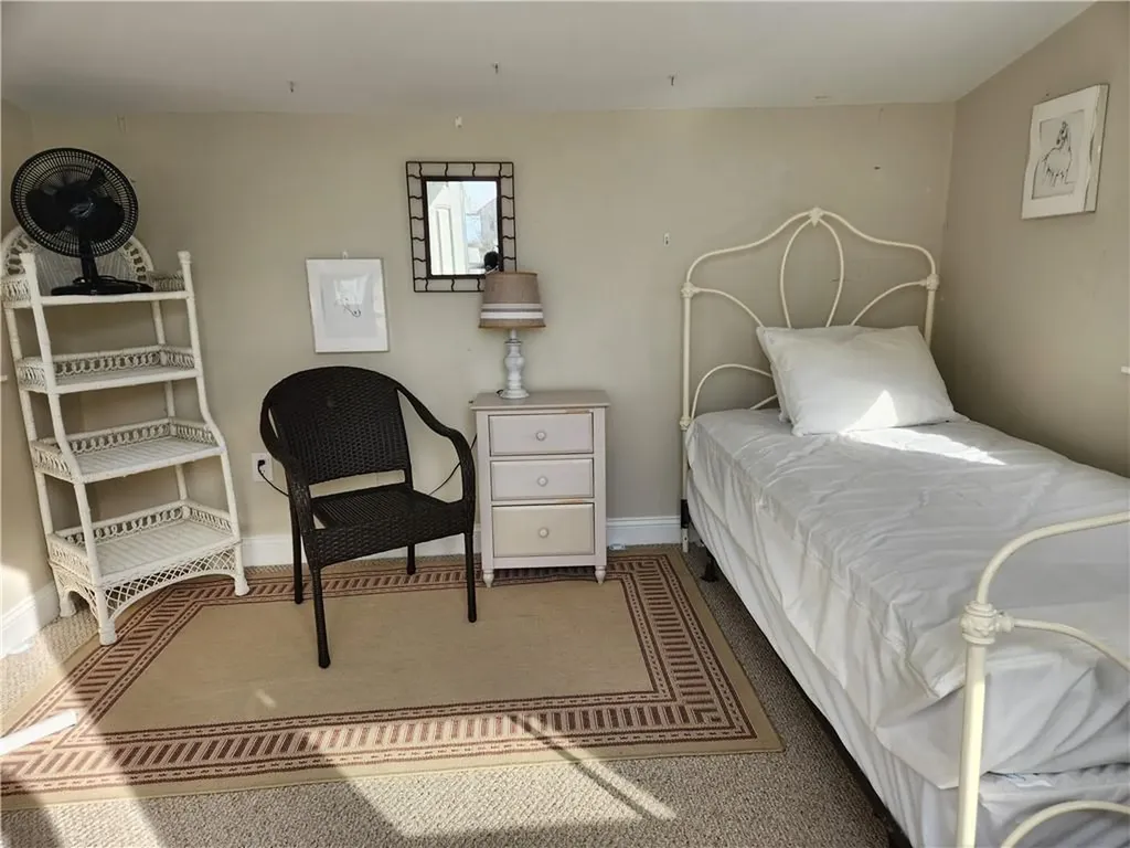 10 Avenue D Avenue Narragansett RI 02882