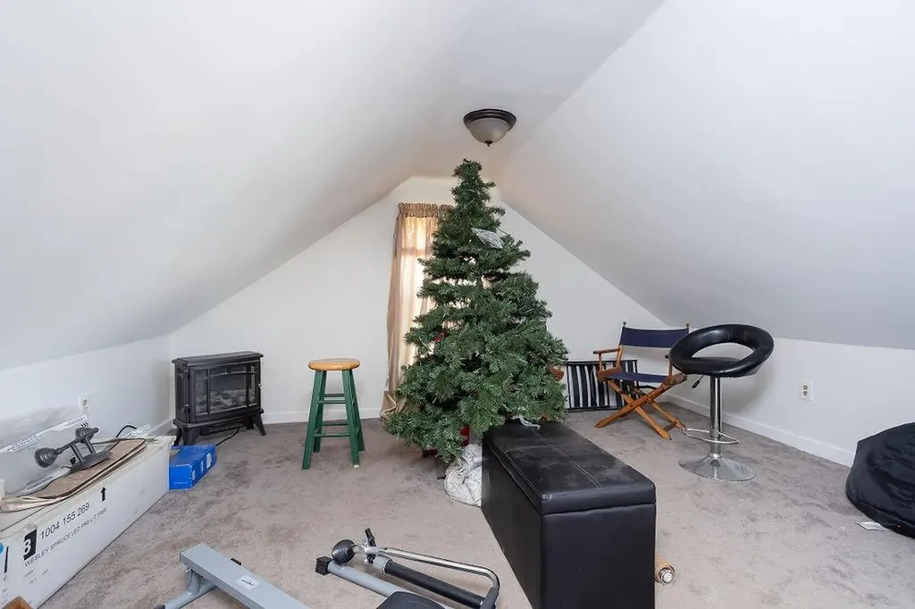 114 Putnam Pike Johnston RI 02919