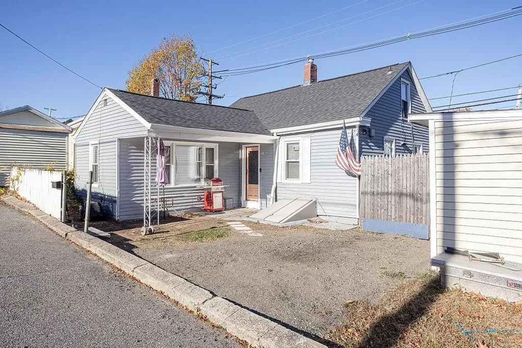 114 Putnam Pike Johnston RI 02919