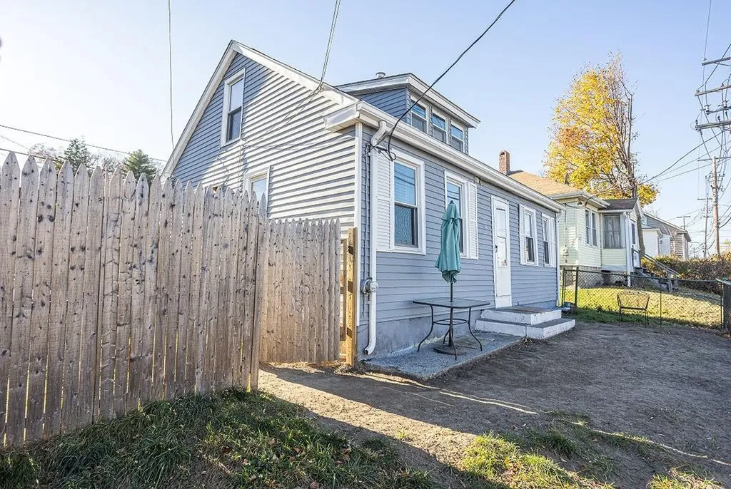 114 Putnam Pike Johnston RI 02919