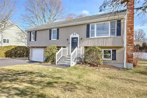 50 Belvedere Drive Bristol RI 02809