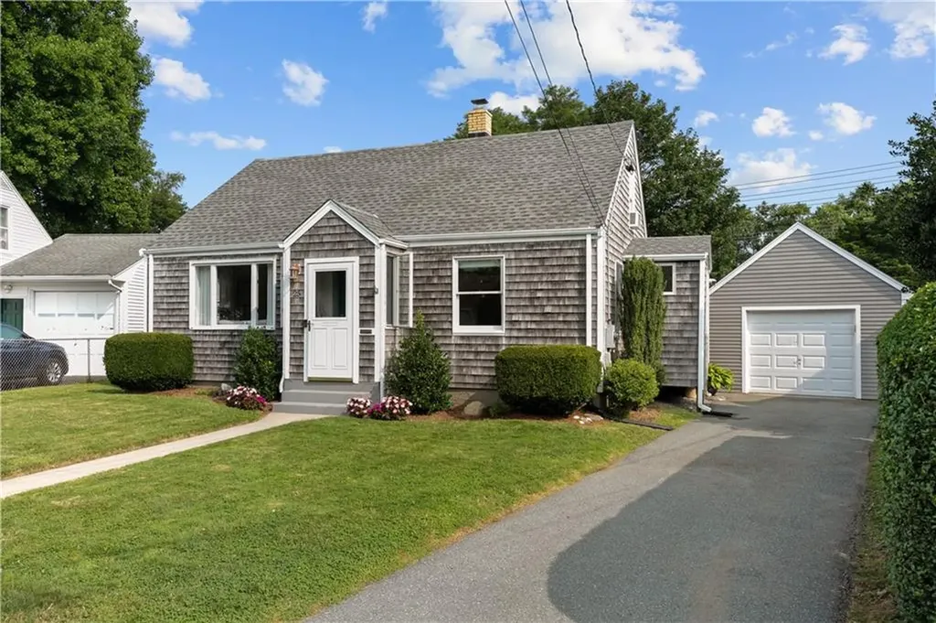 25 King Road Middletown RI 02842