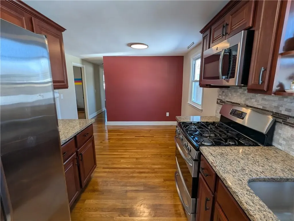 261 Draper Avenue Warwick RI 02889