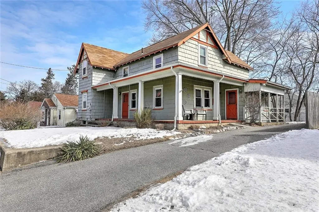24 Magnolia Street Cranston RI 02910