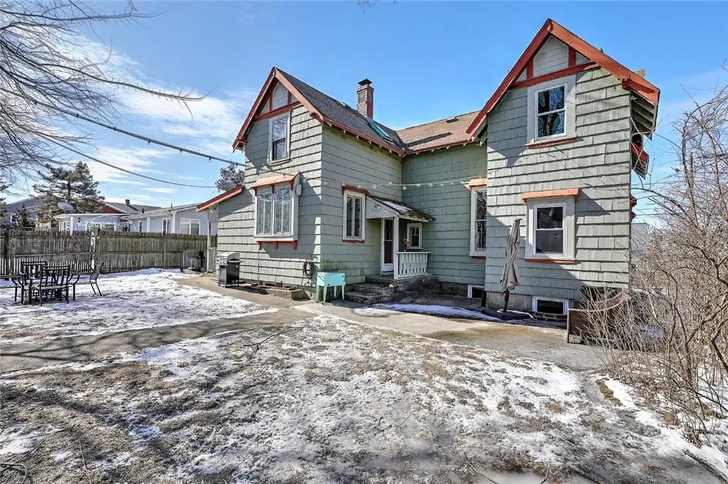 24 Magnolia Street Cranston RI 02910